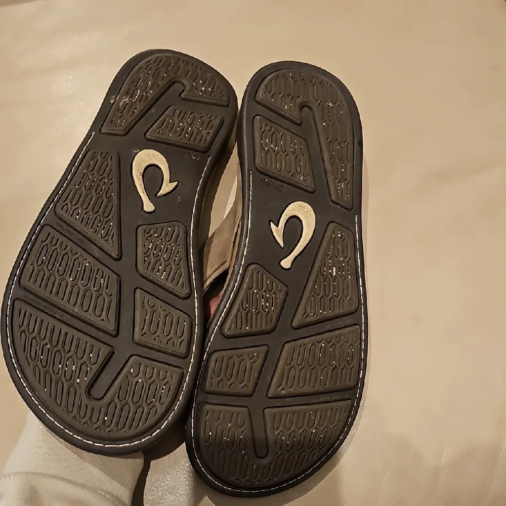 OLUKAI MENS Brown Flip Flop Sandals - Picture 3 of 4